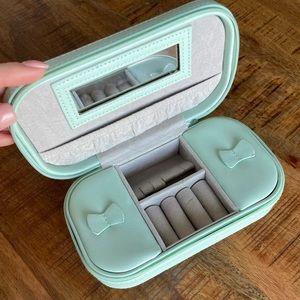 Cynthia Rowley jewelry travel case